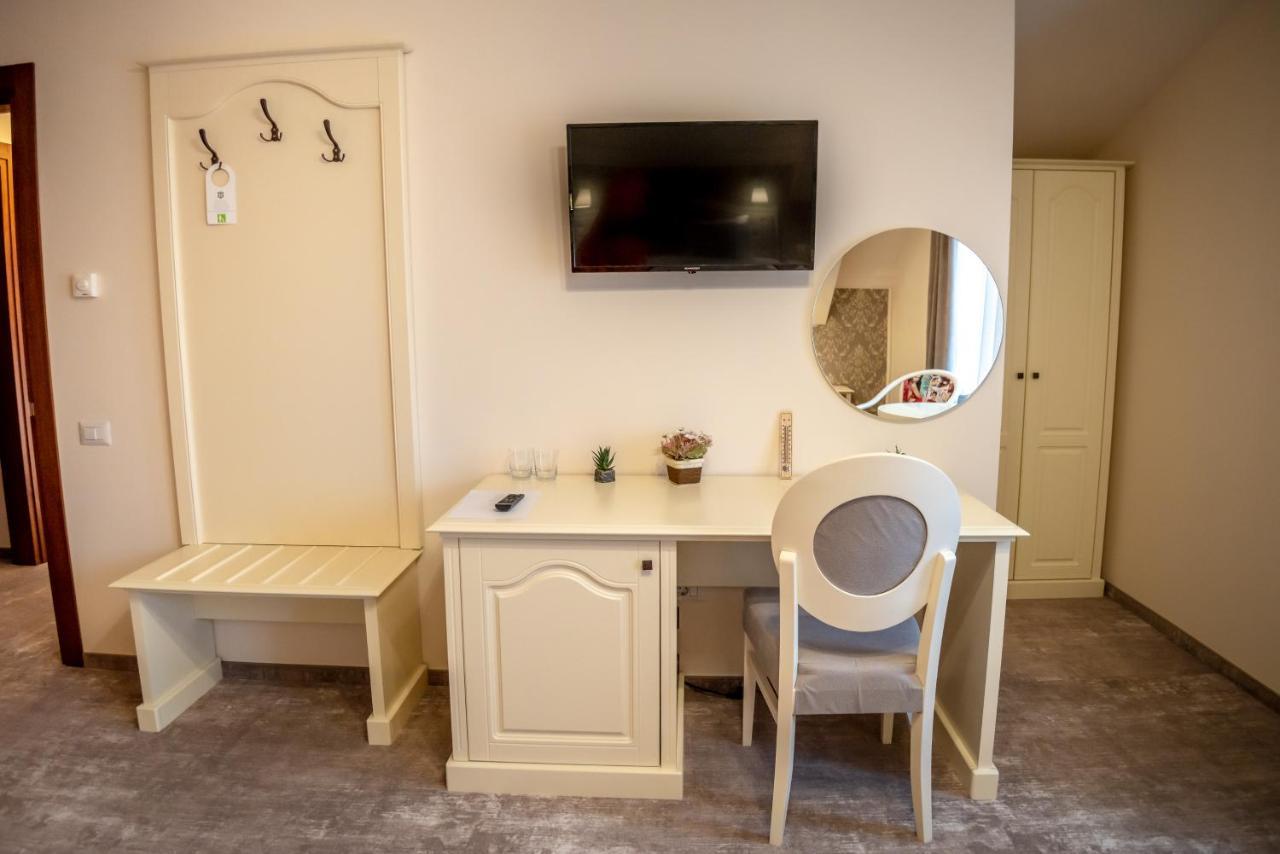 Bed and Breakfast Ana Boutique Alba Iulia Exterior foto