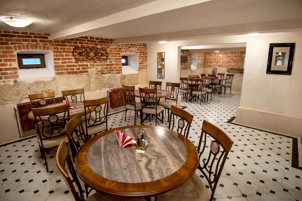 Bed and Breakfast Ana Boutique Alba Iulia Exterior foto