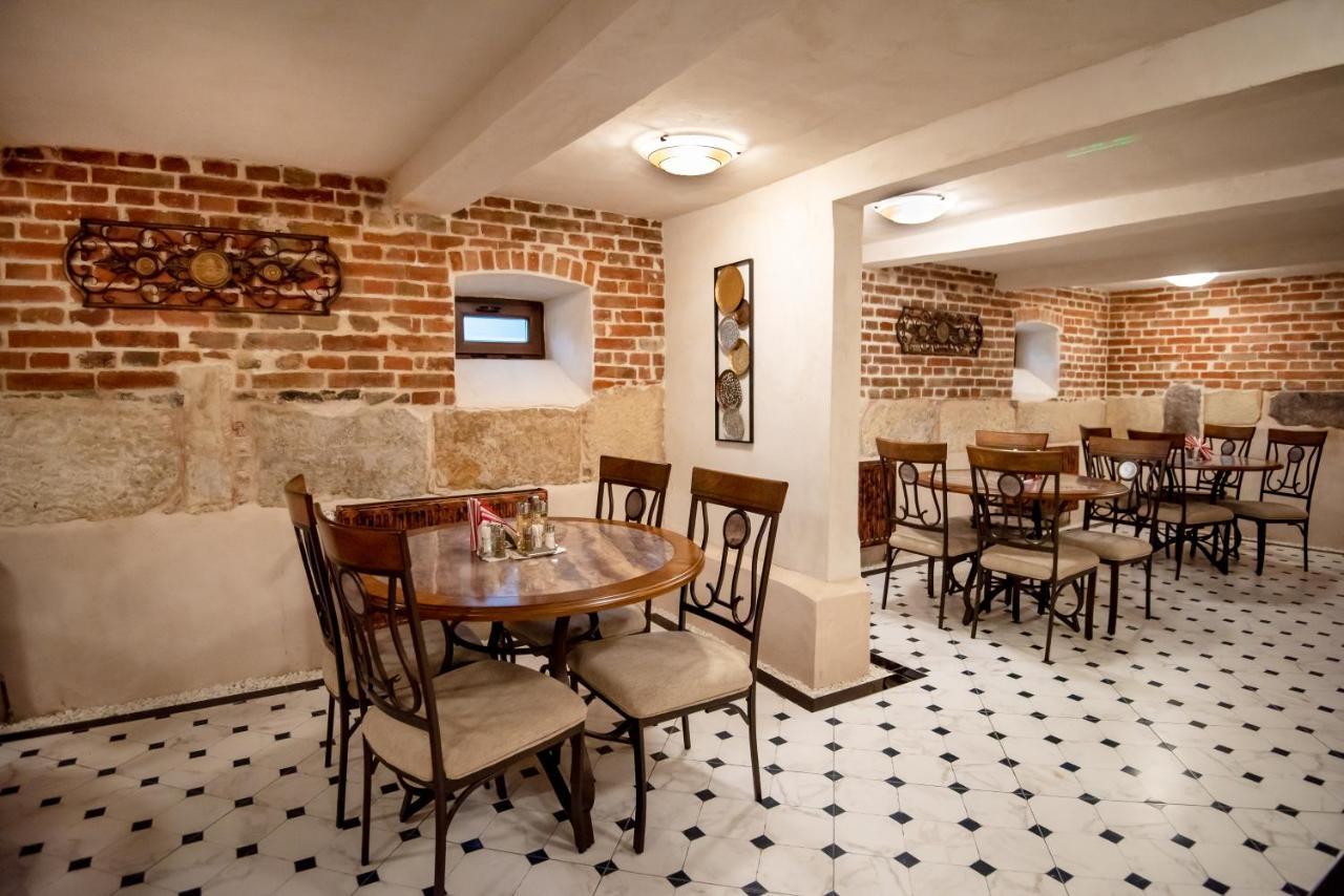 Bed and Breakfast Ana Boutique Alba Iulia Exterior foto